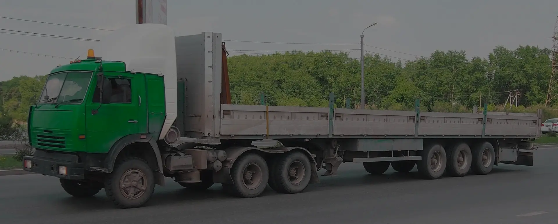 Онлайн калькулятор для расчета международной доставки грузов в поселке Зональная Станция (Сибирский округ - Томская область) с услугой аренды автотранспорта